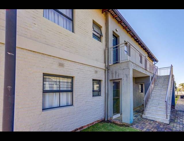 2 BEDROOM TOWNHOUSE FOR SALE IN BRENTWOOD PARK